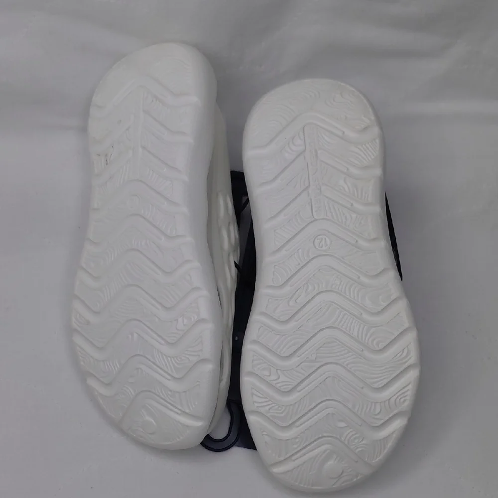 Rugged Shark White Boys Water Shoes Sz 12